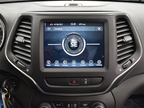 Used 2022 Jeep Cherokee Latitude w/ Sun & Sound Group image 8