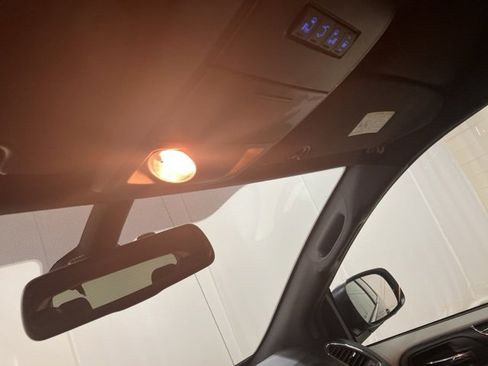 Used 2019 Dodge Grand Caravan SXT image 17