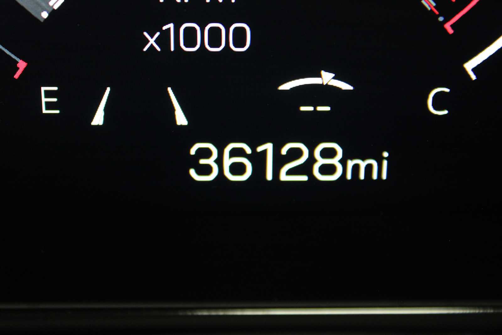 Used 2025 GMC Yukon XL Denali AWD/4WD image 48