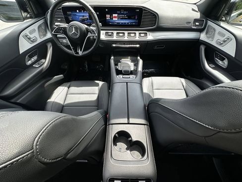 Certified 2025 Mercedes-Benz GLS 450 4MATIC image 28