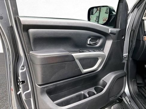 Used 2018 Nissan Titan SL AWD/4WD image 21