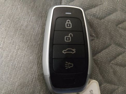 Used 2023 Chevrolet Equinox LS w/ LS Convenience Package AWD/4WD image 32