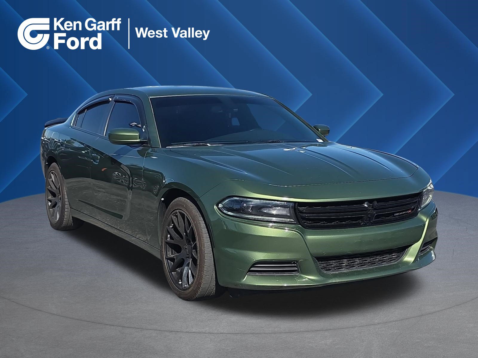 Used 2020 Dodge Charger SXT RWD image 1
