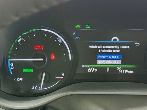 Used 2025 Toyota Sienna XLE image 21