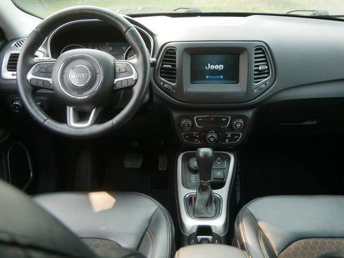 Used 2018 Jeep Compass Latitude w/ Popular Equipment Group AWD/4WD image 18