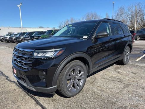 New 2026 Ford Explorer Active w/ Active Comfort Package image 3