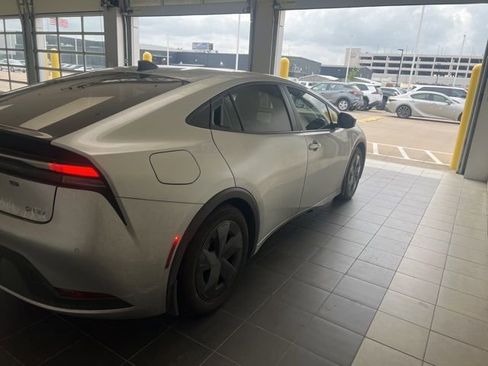 Used 2026 Toyota Prius Plug-In Hybrid image 7