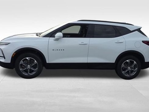 Certified 2024 Chevrolet Blazer LT w/ Convenience Package FWD image 9