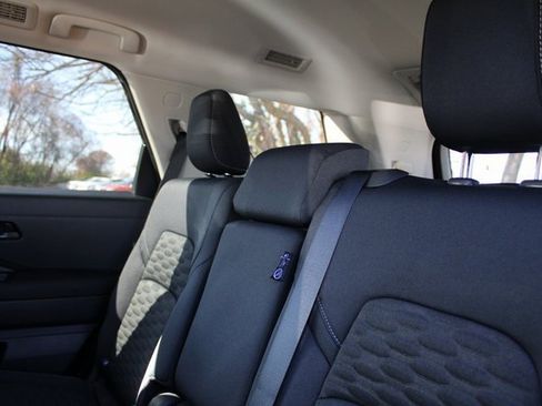 New 2025 Nissan Pathfinder SV image 16