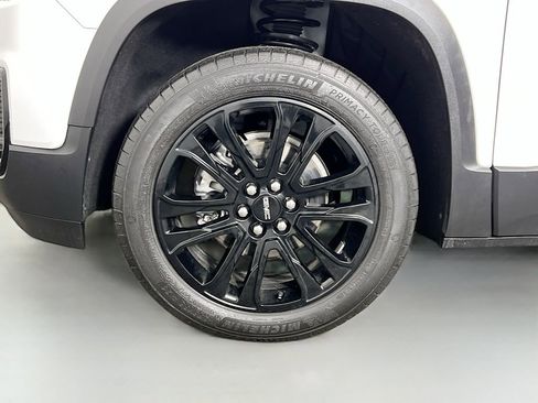 Used 2023 GMC Acadia SLE w/ Driver Convenience Package image 33