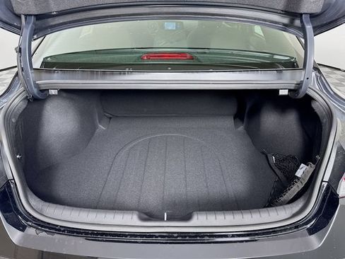 New 2025 Hyundai Elantra SEL FWD image 38
