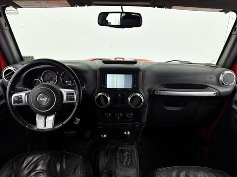 Used 2015 Jeep Wrangler Unlimited Rubicon AWD/4WD image 12