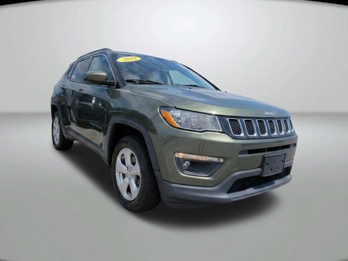 Used 2018 Jeep Compass Latitude AWD/4WD image 2