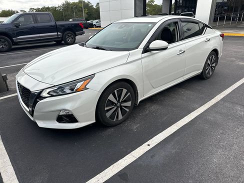Used 2022 Nissan Altima 2.5 SL FWD image 1