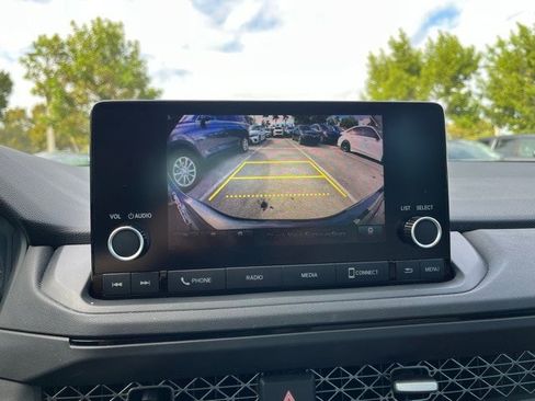 Certified 2023 Honda Accord EX image 8