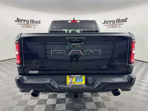 Used 2025 RAM 1500 Big Horn AWD/4WD image 7