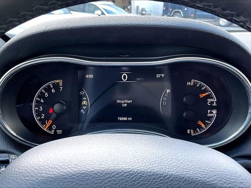 Used 2019 Jeep Grand Cherokee Altitude image 13