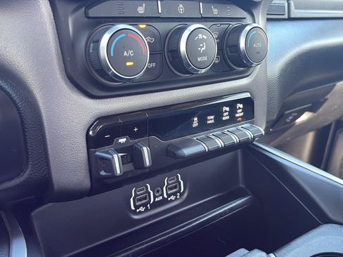 Used 2019 RAM 2500 Big Horn AWD/4WD image 35