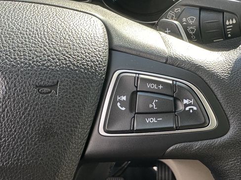 Used 2017 Ford Escape Titanium image 25