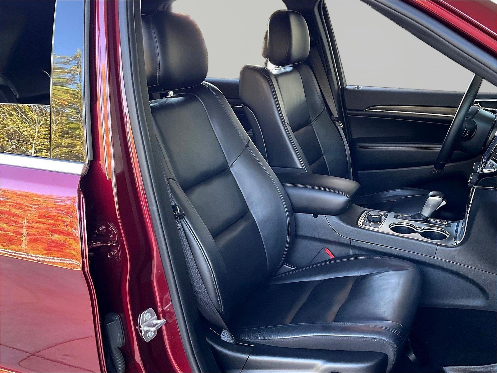 Used 2019 Jeep Grand Cherokee Limited AWD/4WD image 28