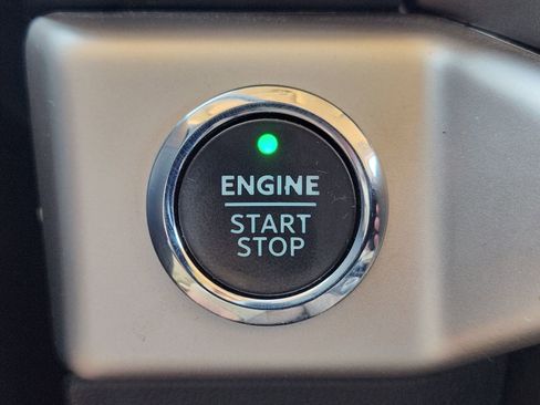 Used 2024 Ford Expedition Max XLT image 24