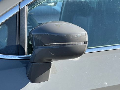 Used 2022 Chrysler Pacifica Touring-L image 49