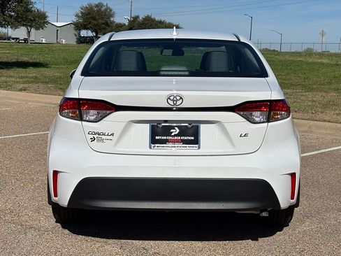 Used 2026 Toyota Corolla LE image 6