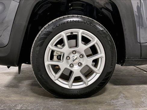 Used 2023 Jeep Renegade Latitude image 11