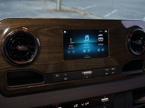 Used 2022 Mercedes-Benz Sprinter 3500 image 15