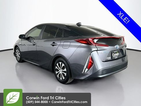 Used 2021 Toyota Prius Prime XLE FWD image 11