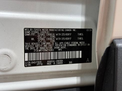 Certified 2024 Toyota RAV4 LE AWD/4WD image 29