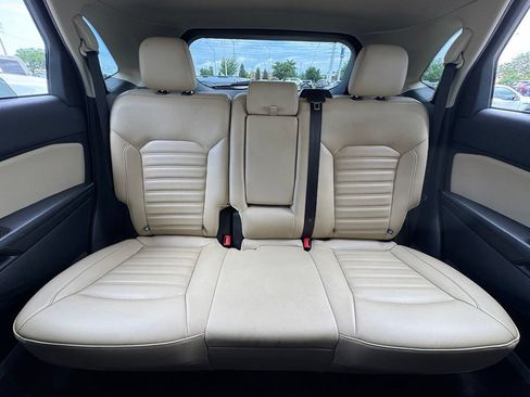 Used 2019 Ford Edge SEL w/ Equipment Group 201A AWD/4WD image 25
