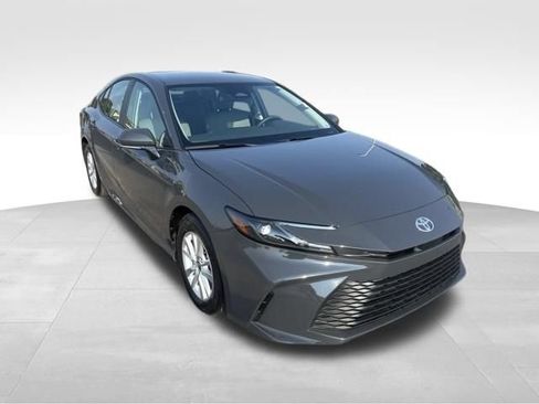 Used 2026 Toyota Camry LE FWD image 7