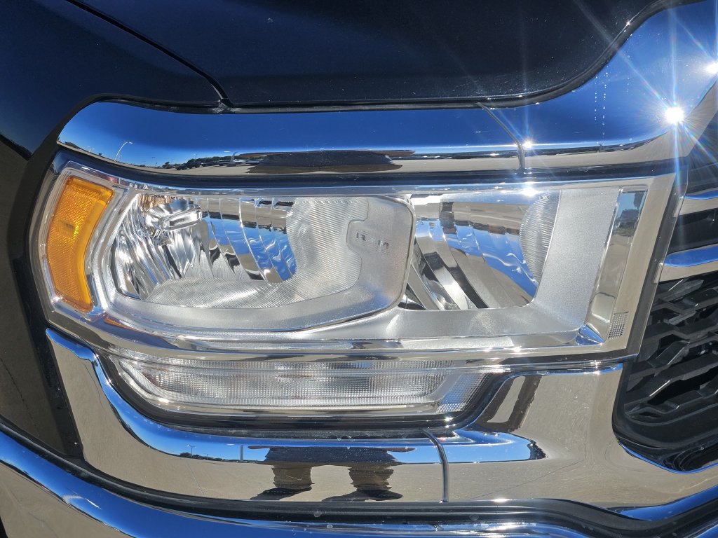 Used 2024 RAM 2500 Tradesman w/ Chrome Appearance Group AWD/4WD image 9