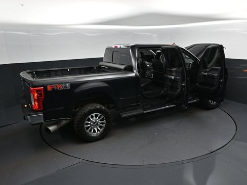Used 2019 Ford F250 Lariat w/ Lariat Ultimate Package AWD/4WD image 49