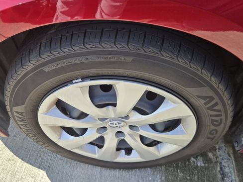 Used 2024 Toyota Corolla LE FWD image 5