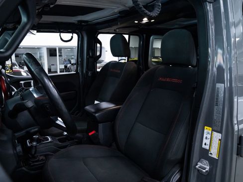 Used 2019 Jeep Wrangler Unlimited Rubicon w/ Dual Top Group AWD/4WD image 16
