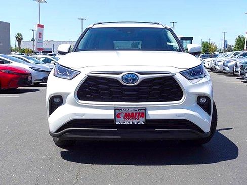 Used 2023 Toyota Highlander Bronze Edition AWD/4WD image 3
