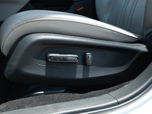 Used 2023 Honda HR-V EX-L image 23