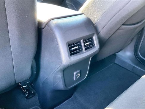 Certified 2023 Chevrolet Equinox LT FWD image 10