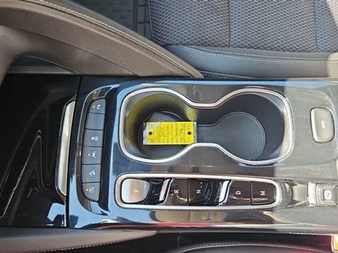 Used 2022 Buick Envision Preferred AWD/4WD image 25