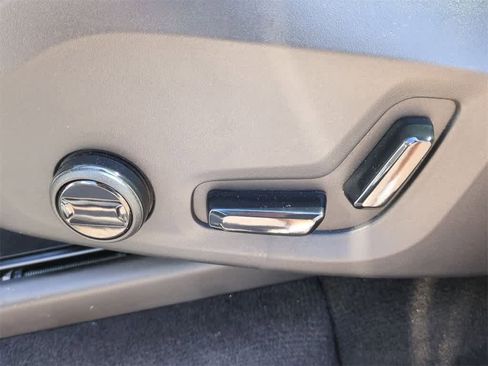 New 2025 Volvo XC90 B5 Core w/ Protection Package Premier image 15