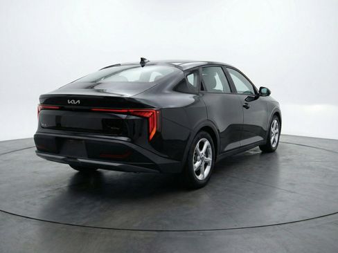 Used 2025 Kia K4 LXS image 9