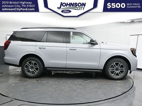 New 2026 Ford Expedition Active AWD/4WD image 14