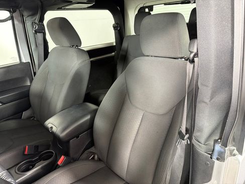 Used 2015 Jeep Wrangler Sport image 13