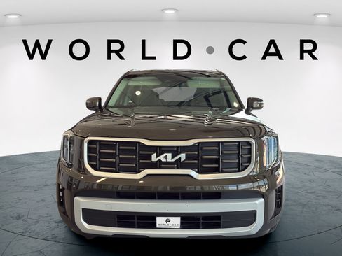 Certified 2025 Kia Telluride S FWD image 9