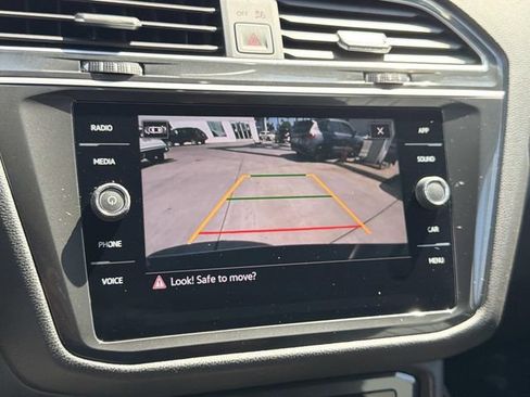 Used 2023 Volkswagen Tiguan SE FWD image 21