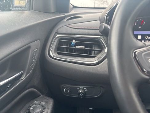 Used 2023 Chevrolet Equinox RS image 15