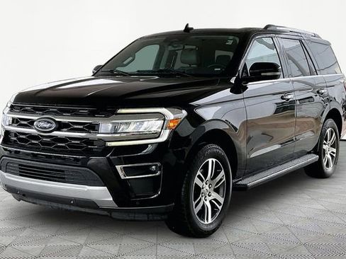 Used 2024 Ford Expedition Limited image 3