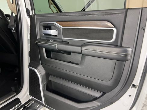 Used 2022 RAM 2500 Laramie image 32
